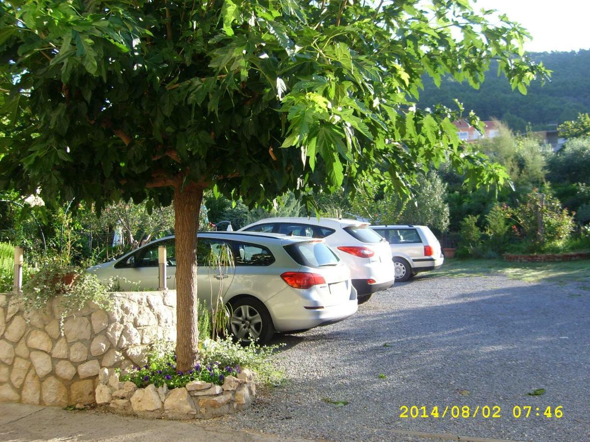 Apartments Bosiljka 라브 외부 사진